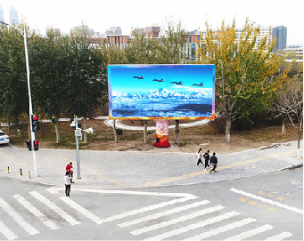 滨海户外大屏广告投放要点。